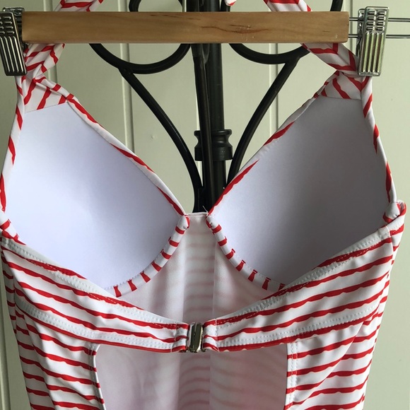 One piece swimsuit NWOT - Picture 4 of 7